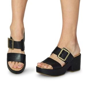 KORK-EASE TAIGE BIG BUCKLE CHUNKY PLATFORM SANDALS SIZE 6